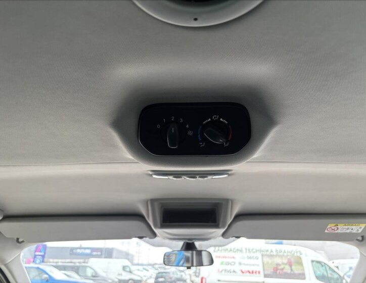 Ford Tourneo Custom 21