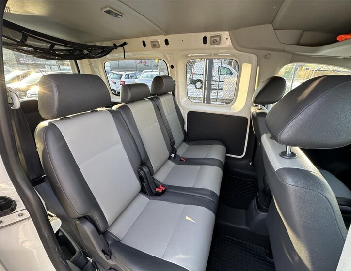 Volkswagen Caddy Kombi 1,6 l 75 kw