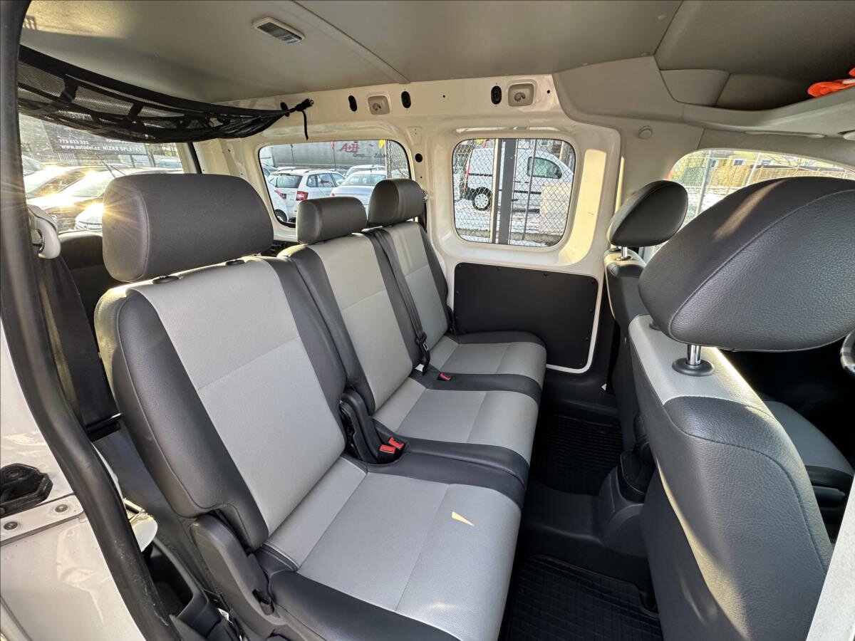 Volkswagen Caddy Kombi 1,6 l 75 kw