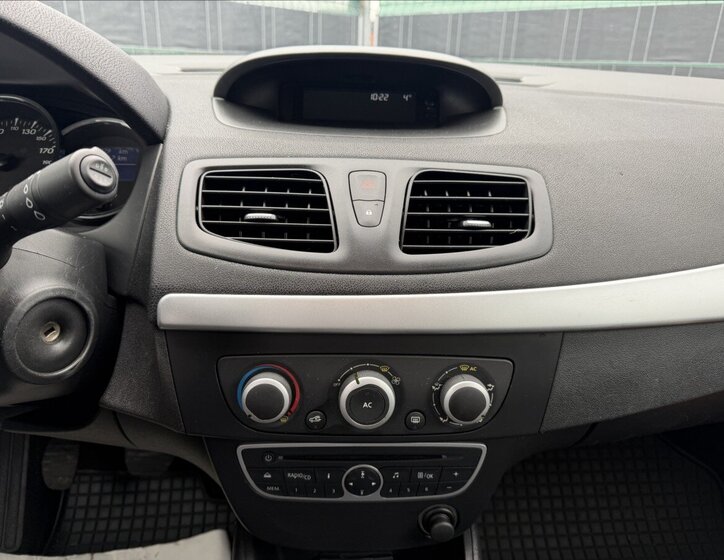 Renault Fluence Sedan / Limuzína 1,6 l 81 kw