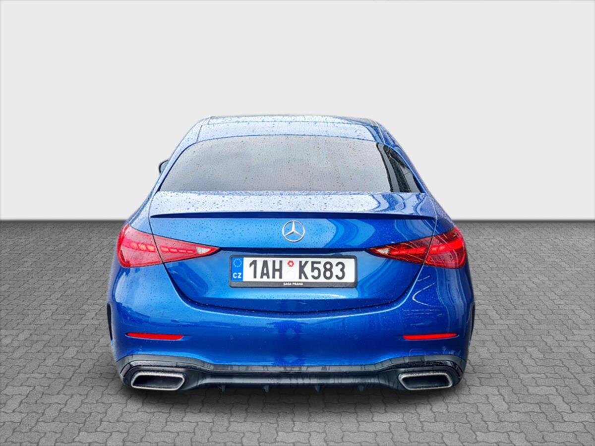 Mercedes-Benz Třídy C Sedan 2,0 l 147 kw