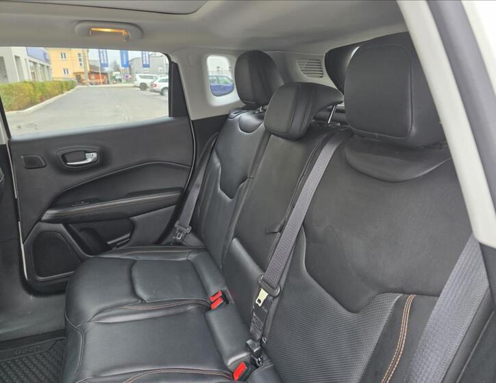 Jeep Compass 28