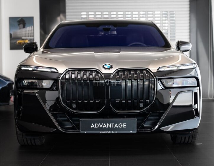 BMW Řada 7 Sedan / Limuzína 3,0 l 220 kw