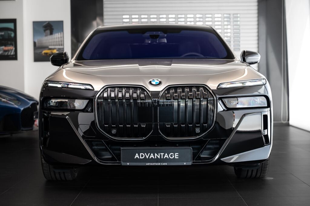 BMW Řada 7 Sedan / Limuzína 3,0 l 220 kw