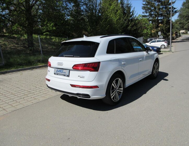 Audi Q5 SUV / Terénní 2,0 l 140 kw
