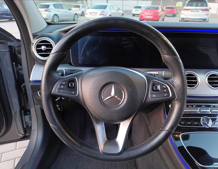 Mercedes-Benz Třídy E Kombi 3,0 l 190 kw