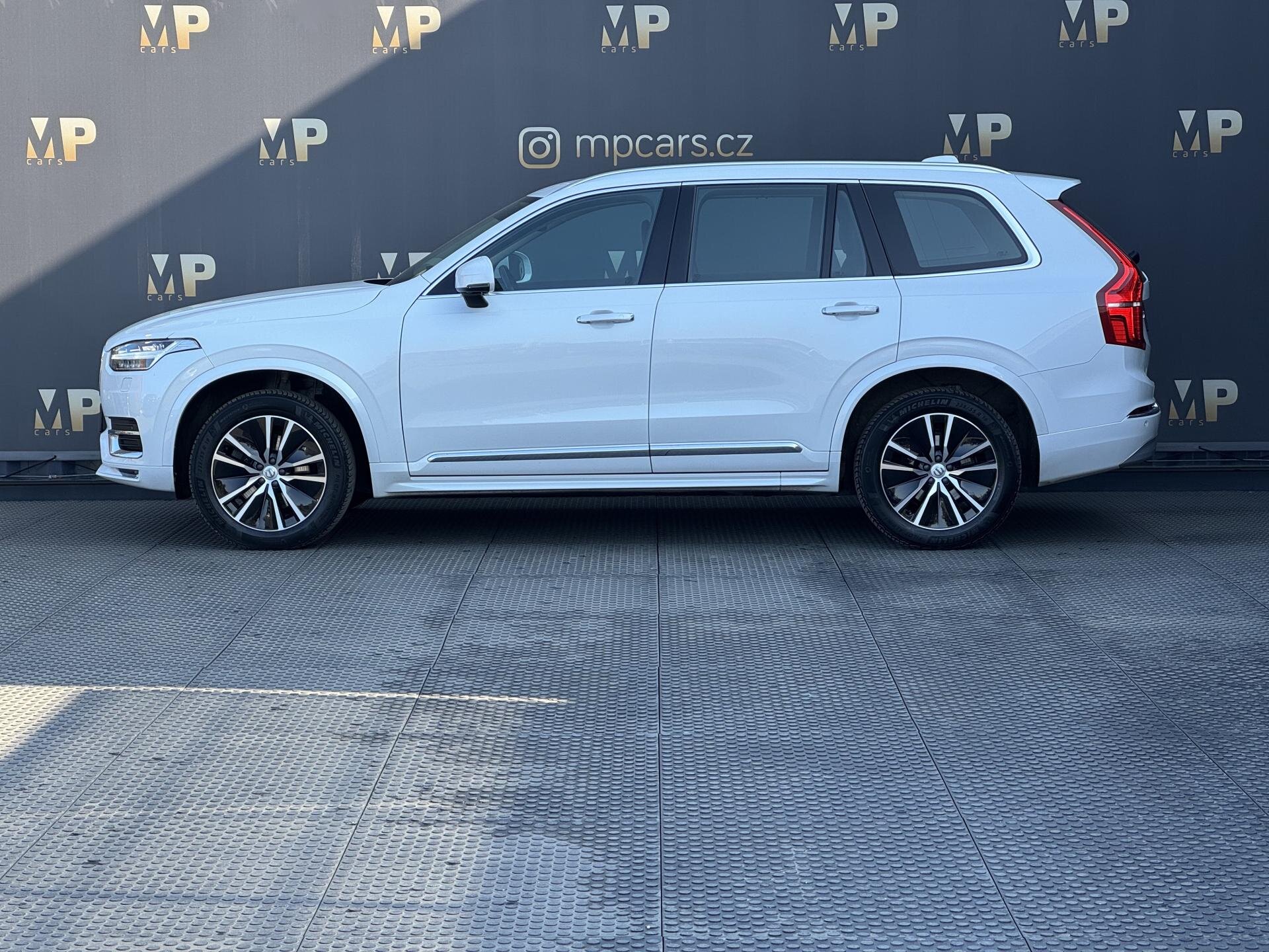 Volvo XC90 SUV / Terénní 2,0 l 173 kw