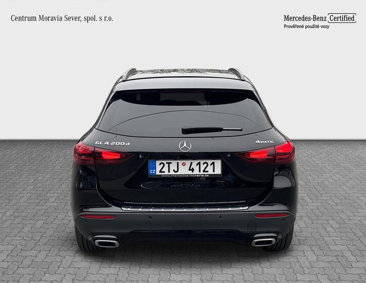 Mercedes-Benz GLA 4