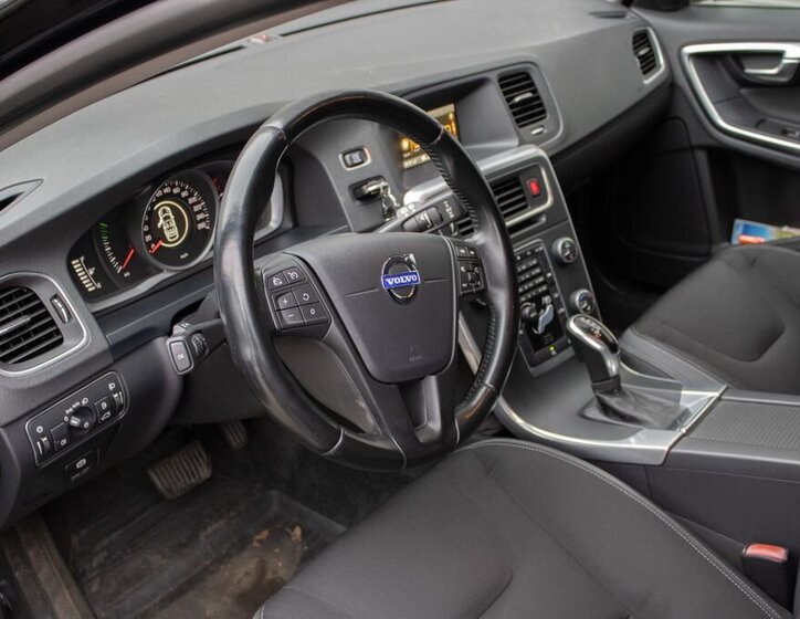 Volvo V60 12