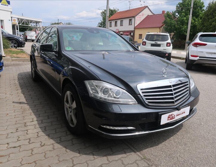 Mercedes-Benz Třídy S Sedan 3,0 l 190 kw
