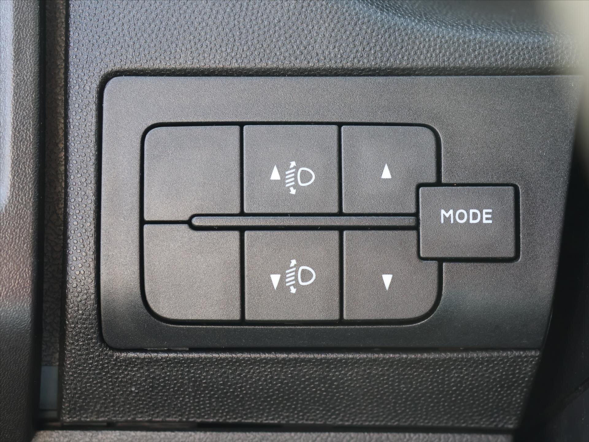 Peugeot Boxer Valník 2,2 l 88 kw