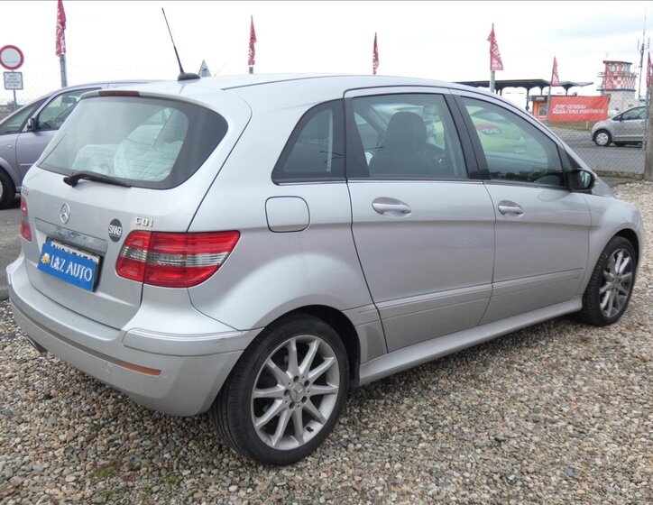 Mercedes-Benz Třídy B Hatchback 2,0 l 80 kw