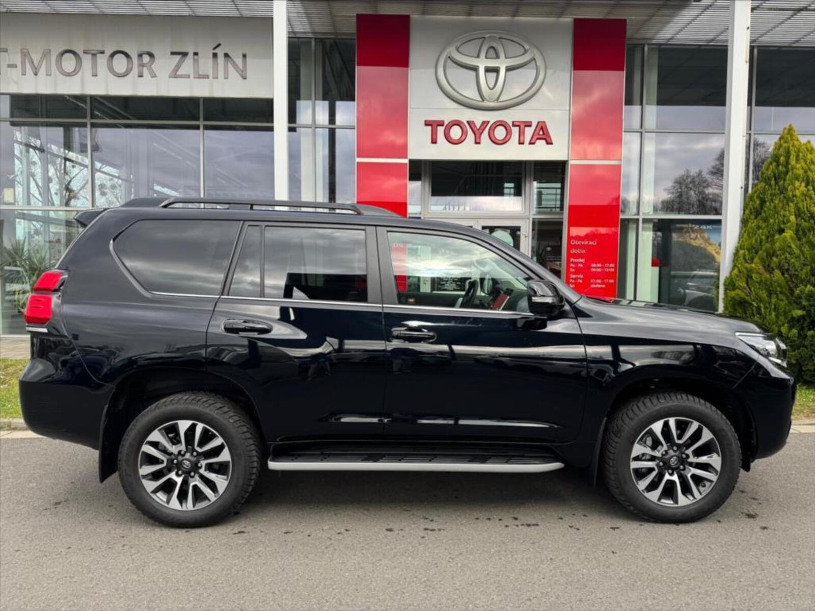 Toyota Land Cruiser 2