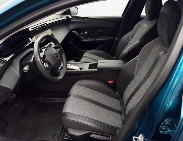 Peugeot 408 Liftback 1,2 l 96 kw