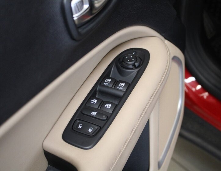 Jeep Compass SUV / Terénní 1,4 l 103 kw