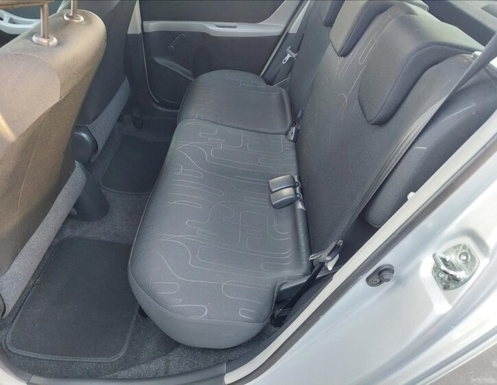 Toyota Yaris Hatchback 998,0 50 kw