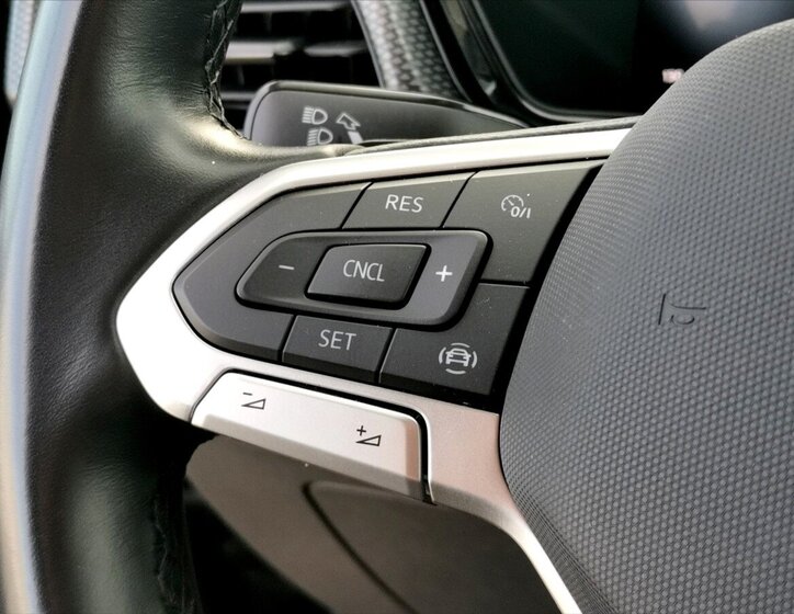 Volkswagen T-Cross Hatchback 999,0 81 kw