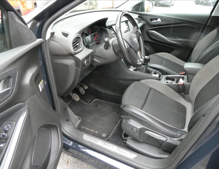 Opel Grandland X SUV / Terénní 1,2 l 96 kw
