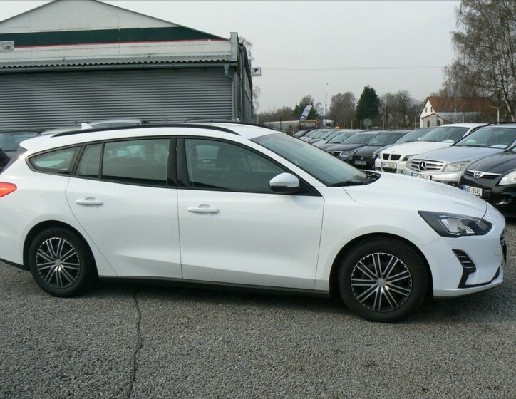 Ford Focus Kombi 999,0 92 kw