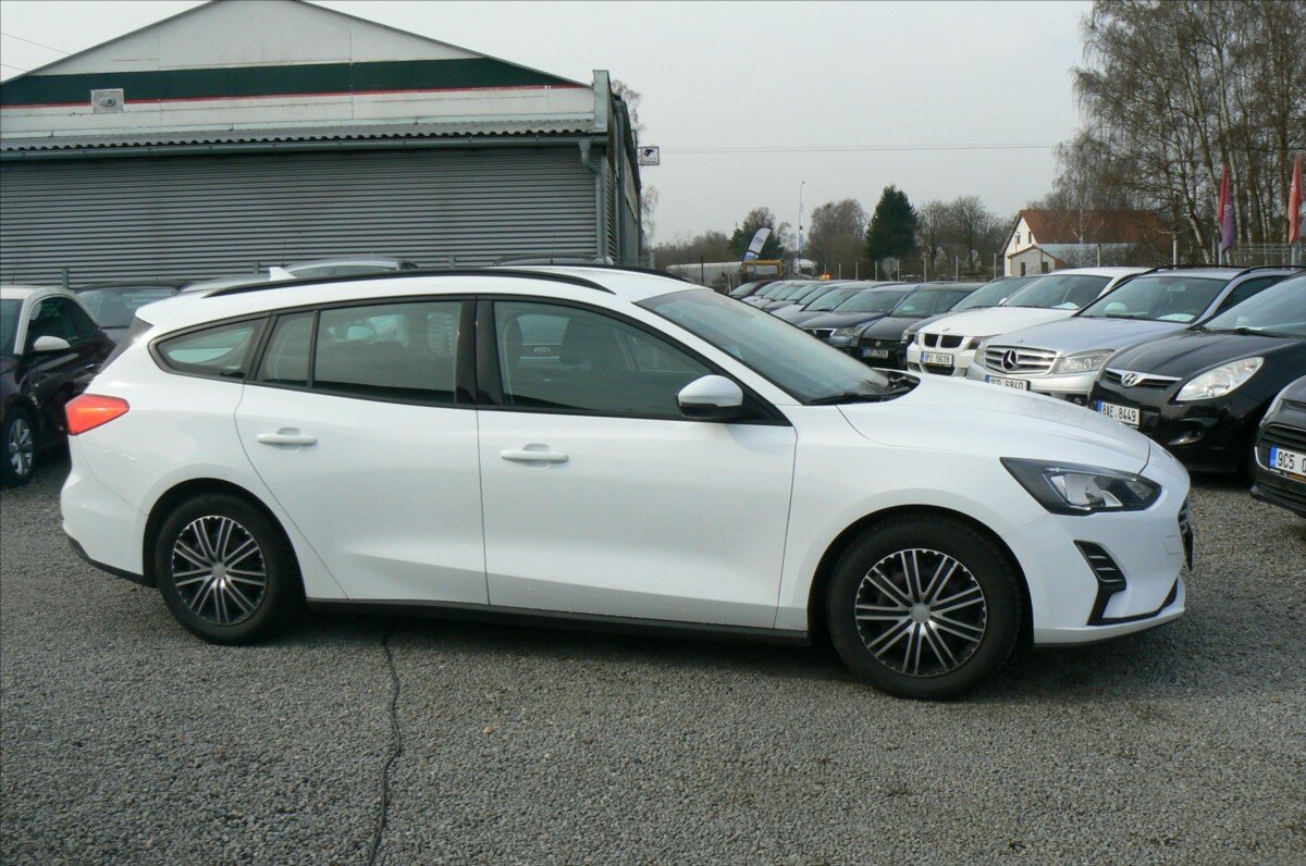 Ford Focus Kombi 999,0 92 kw