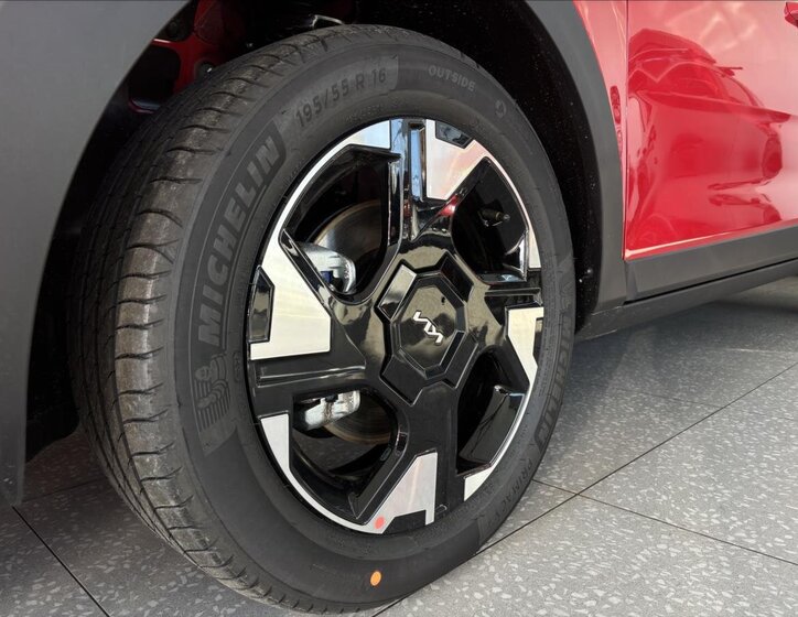 KIA Stonic CUV / Crossover 999,0 74 kw