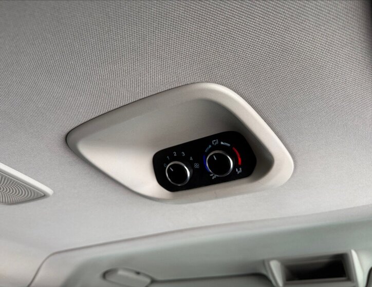 Ford Tourneo Custom MPV 2,0 l 96 kw