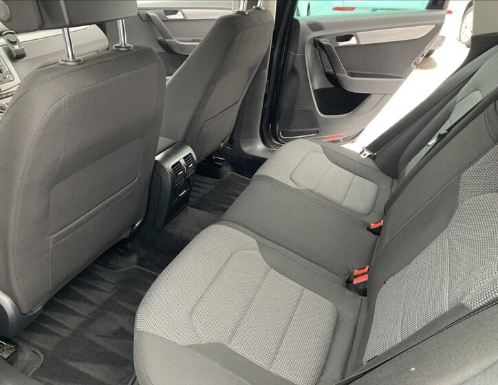 Volkswagen Passat Kombi 2,0 l 103 kw