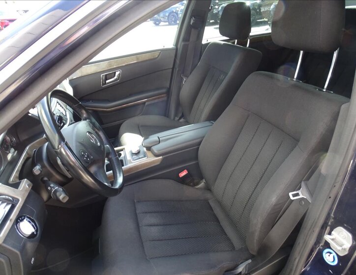 Mercedes-Benz Třídy E 8