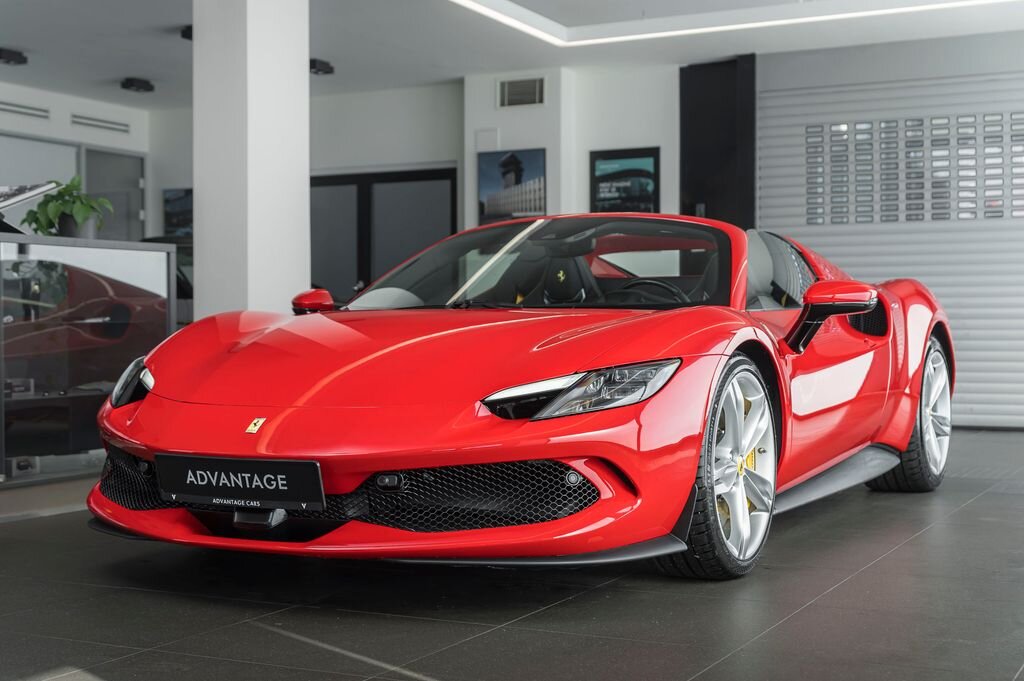 Ferrari Ostatní Kupé 3,0 l 610 kw