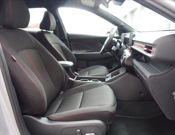 Hyundai Kona SUV / Terénní 1,6 l 132 kw