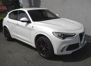 Alfa Romeo Stelvio 7
