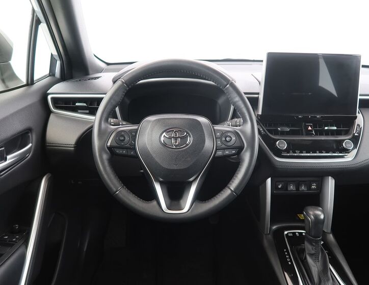 Toyota Corolla Cross 16