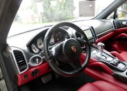 Porsche Cayenne SUV 4,1 l 281 kw