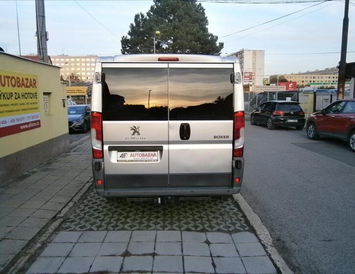 Peugeot Boxer Kombi 2,2 l 96 kw