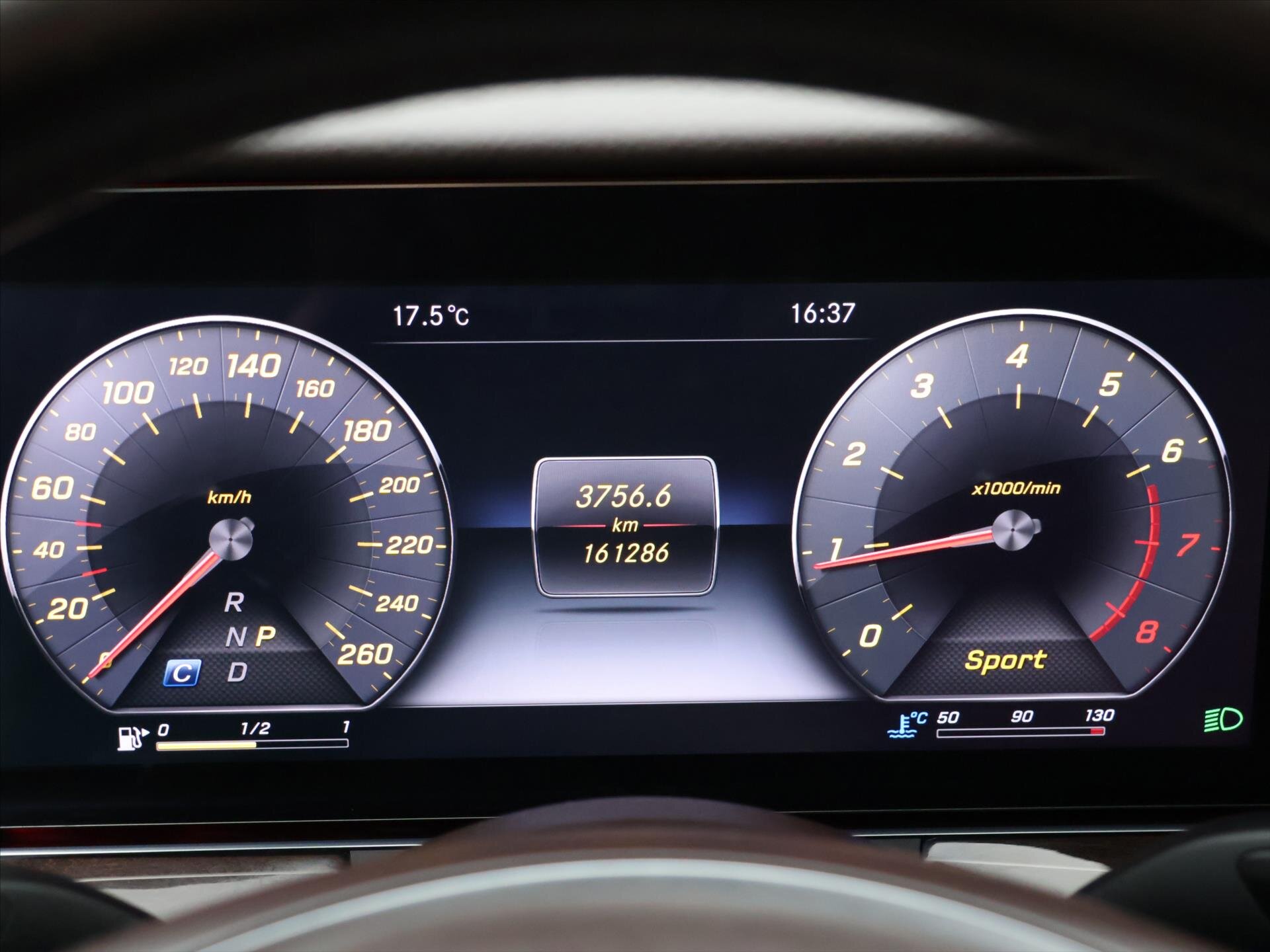 Mercedes-Benz Třídy E Sedan / Limuzína 2,0 l 135 kw