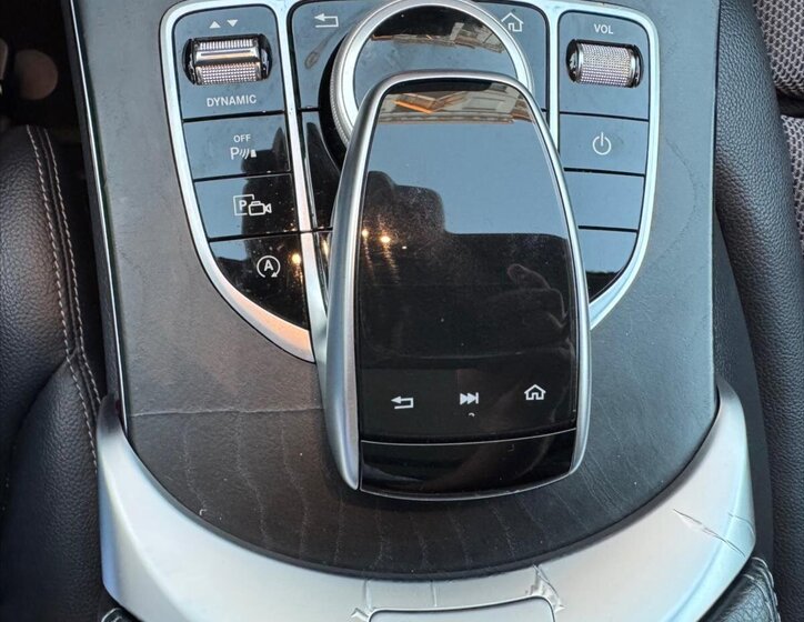 Mercedes-Benz Třídy C 12