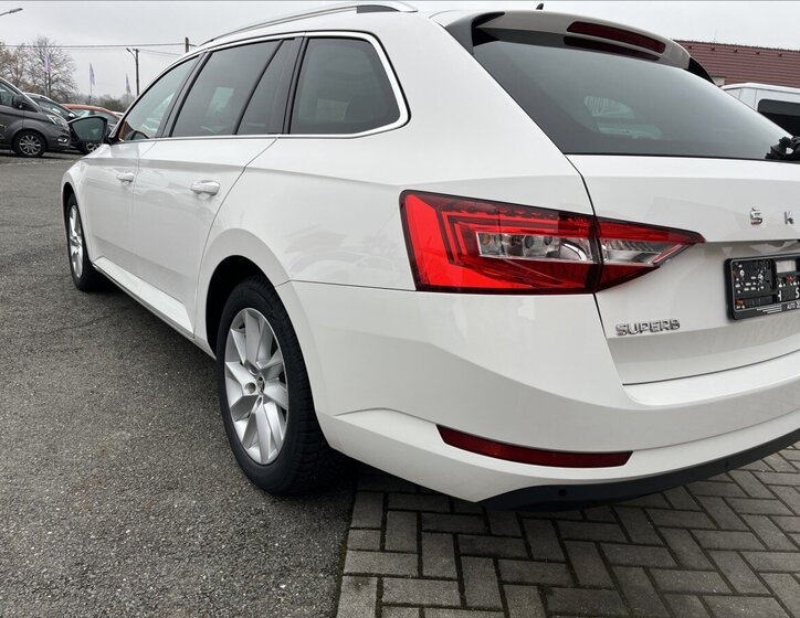 Škoda Superb Kombi 2,0 l 110 kw