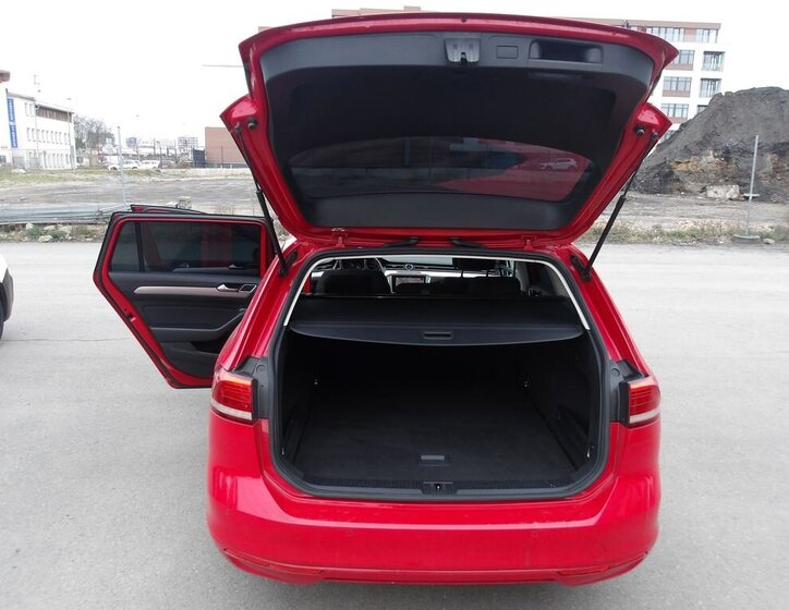 Volkswagen Passat Kombi 1,6 l 88 kw