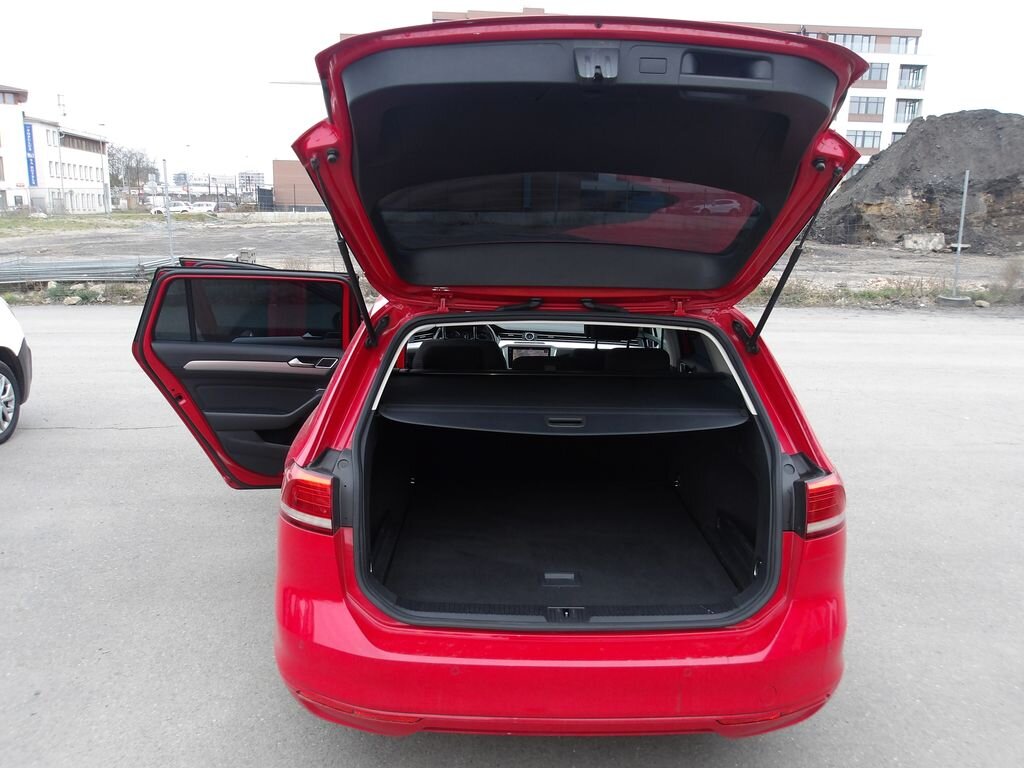 Volkswagen Passat Kombi 1,6 l 88 kw