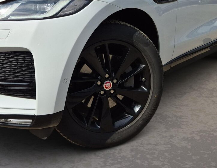 Jaguar F-Pace SUV / Terénní 2,0 l 150 kw