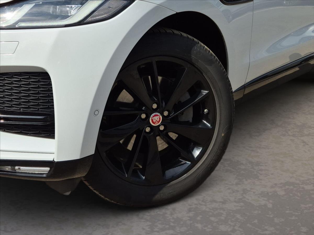 Jaguar F-Pace SUV / Terénní 2,0 l 150 kw