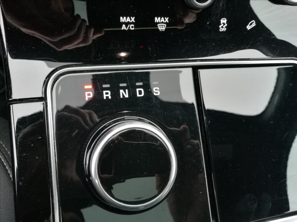 Land Rover Range Rover Velar SUV / Terénní 3,0 l 221 kw