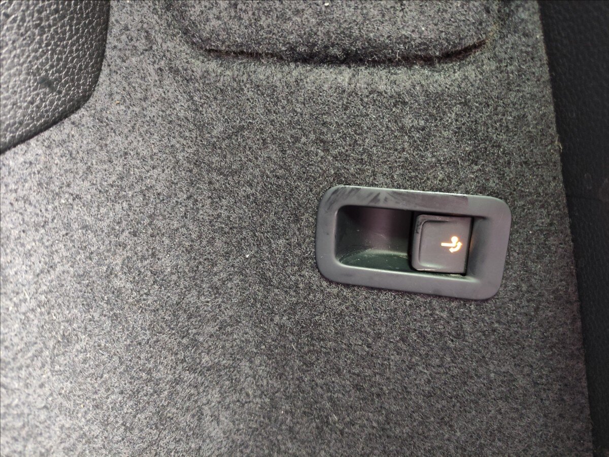 Škoda Karoq SUV / Terénní 1,5 l 110 kw