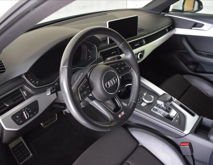 Audi A4 Sedan 2,0 l 140 kw