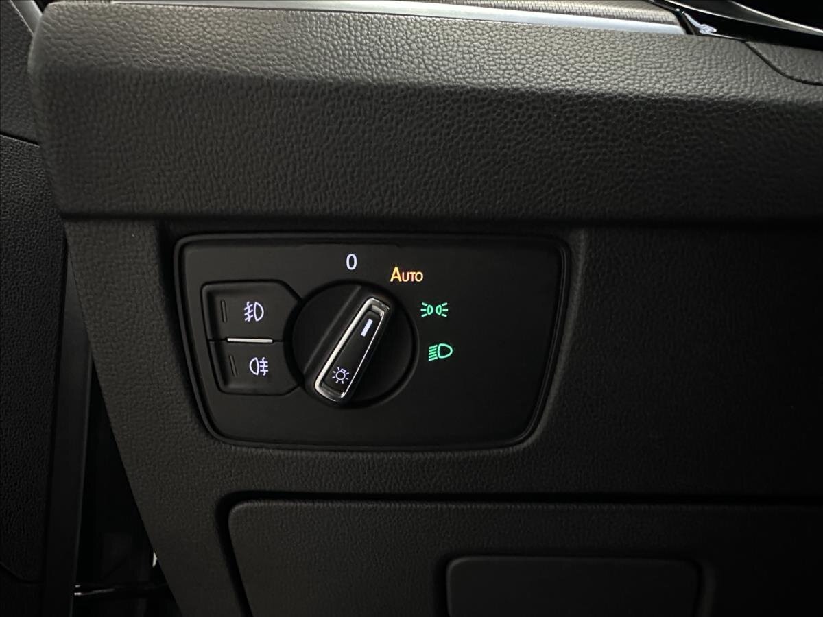 Volkswagen Passat Sedan / Limuzína 2,0 l 162 kw