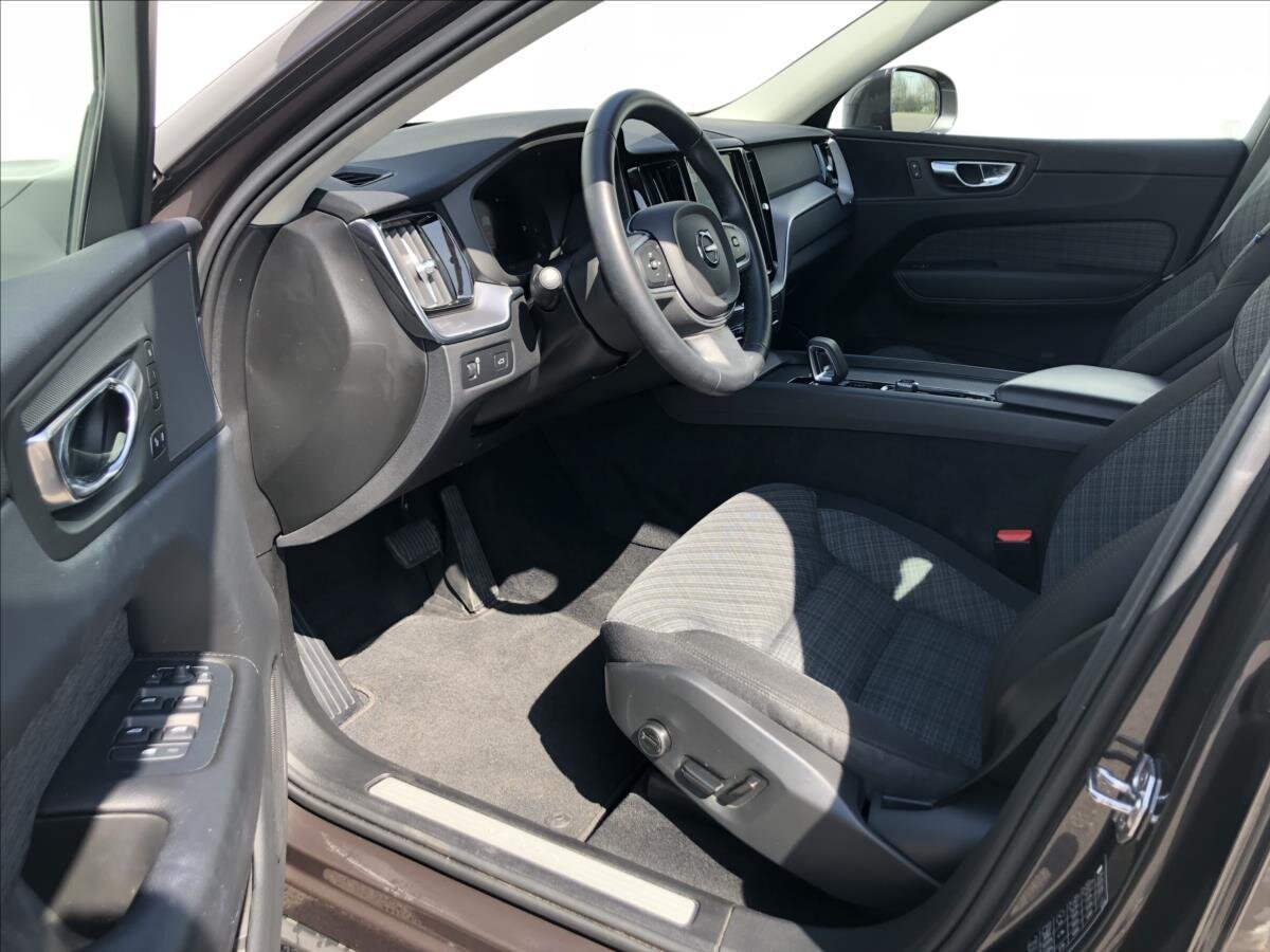 Volvo XC60 SUV / Terénní 2,0 l 145 kw