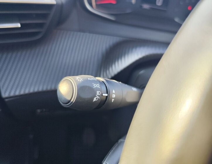 Peugeot 2008 Hatchback 1,2 l 74 kw