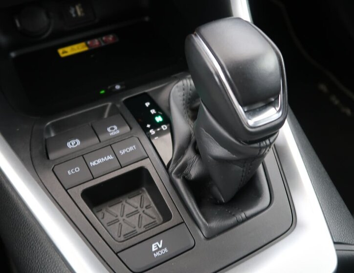 Toyota RAV4 SUV / Terénní 2,5 l 131 kw