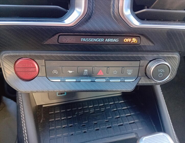 Ford Mustang Kupé 5,0 l 328 kw