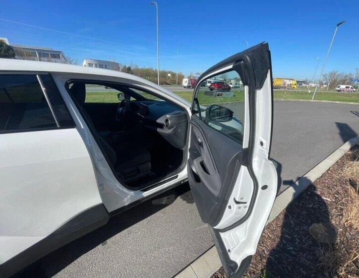 Toyota C-HR SUV / Terénní 2,0 l 112 kw